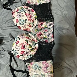 Victoria's Secret Black and Pink Lace Bra